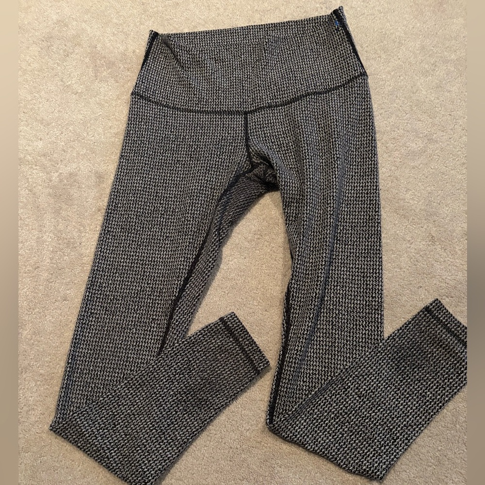 Lululemon High Times Women’s Pants Size 10 Teeny Tooth Leggings
